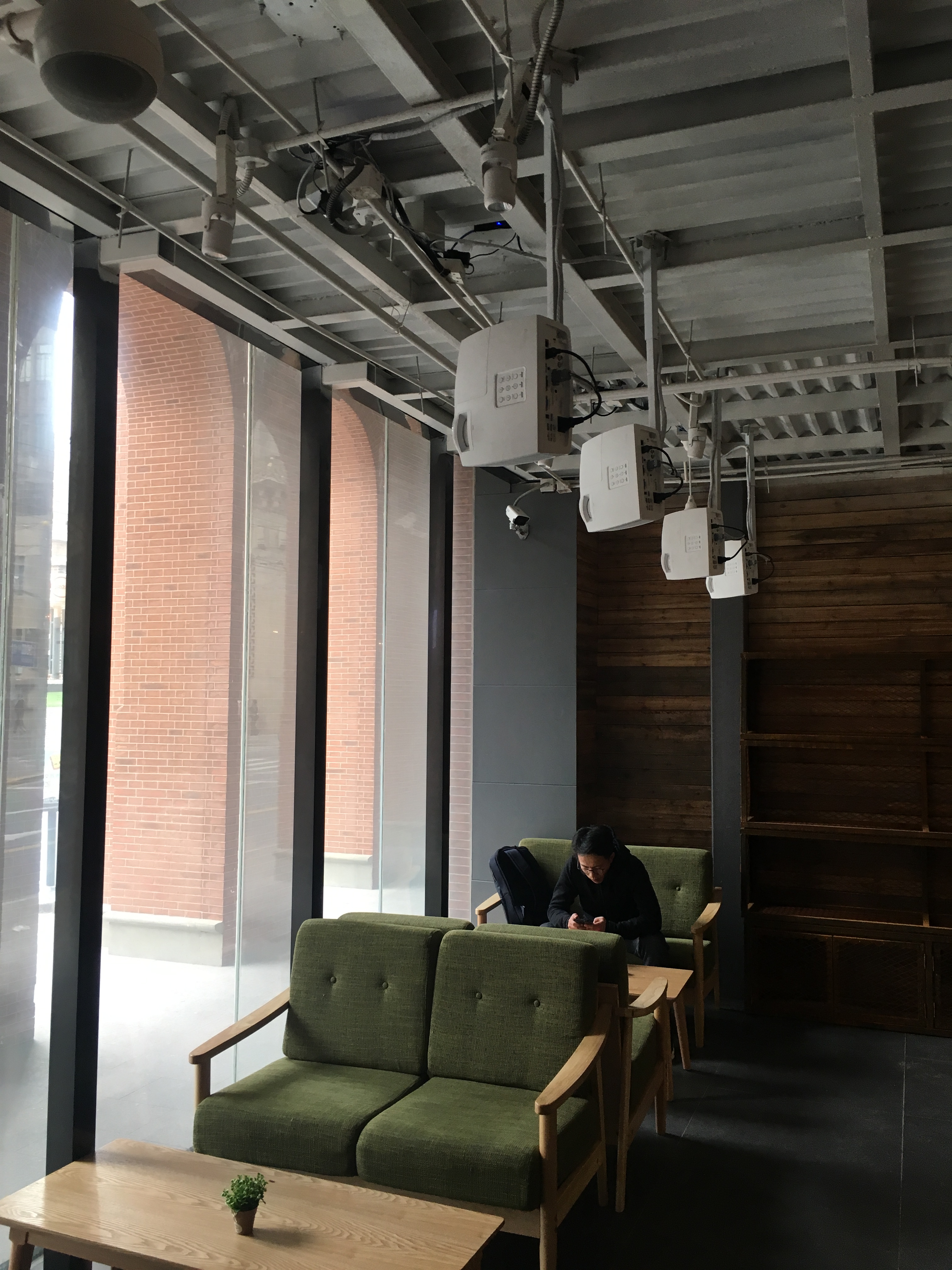 Transparente Fensterprojektion.